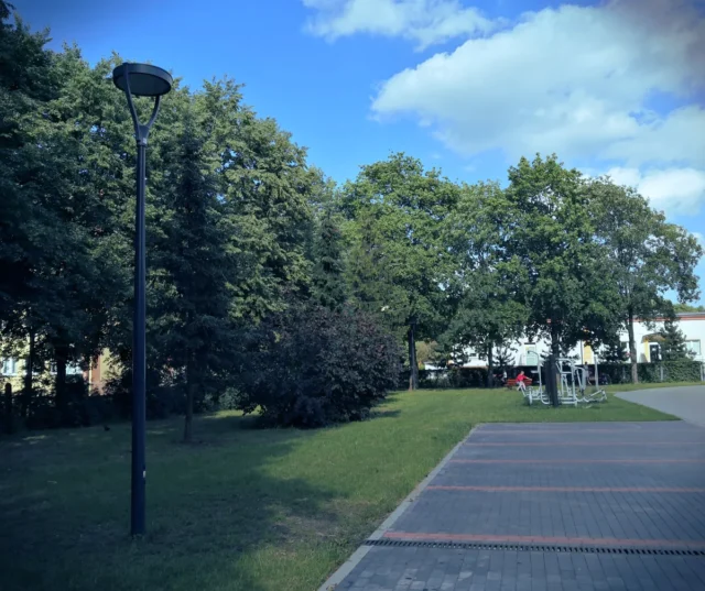 Łask Żłobek Słupy Oświetleniowe prod. Agra