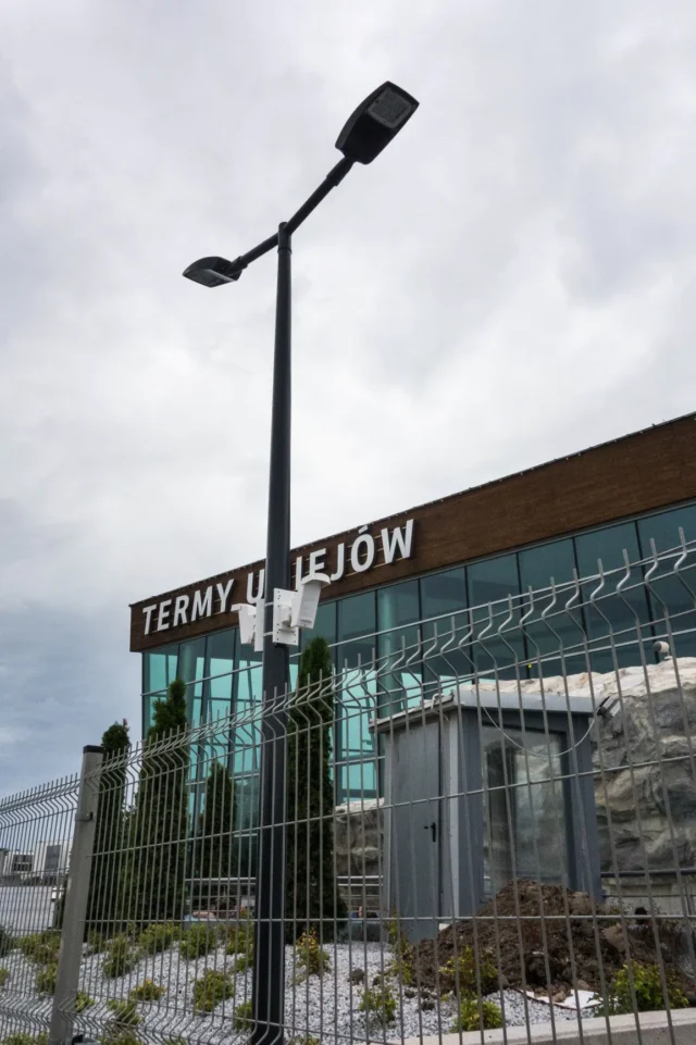 Slupy Oświetleniowe Kompozytowe Termy Uniejów